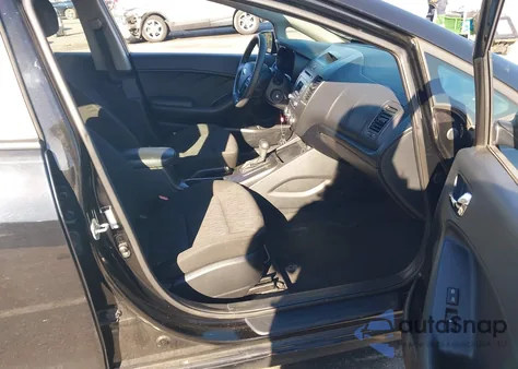 2016 Kia Forte Lx z USA, uszkodzony, nr VIN KNAFK4A65G5543031